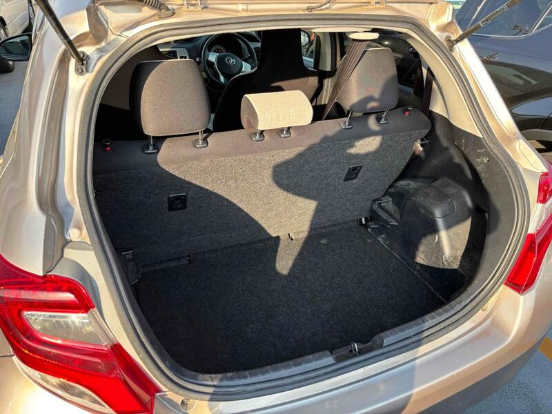 TOYOTA VITZ