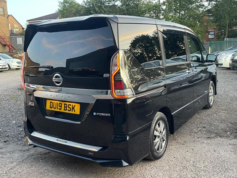 NISSAN SERENA